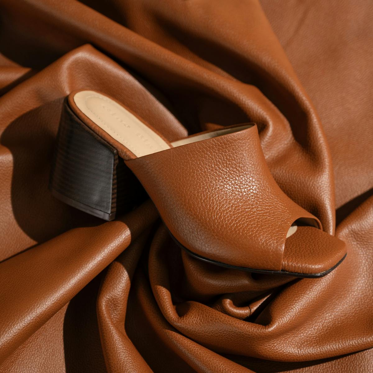 Leather mule
