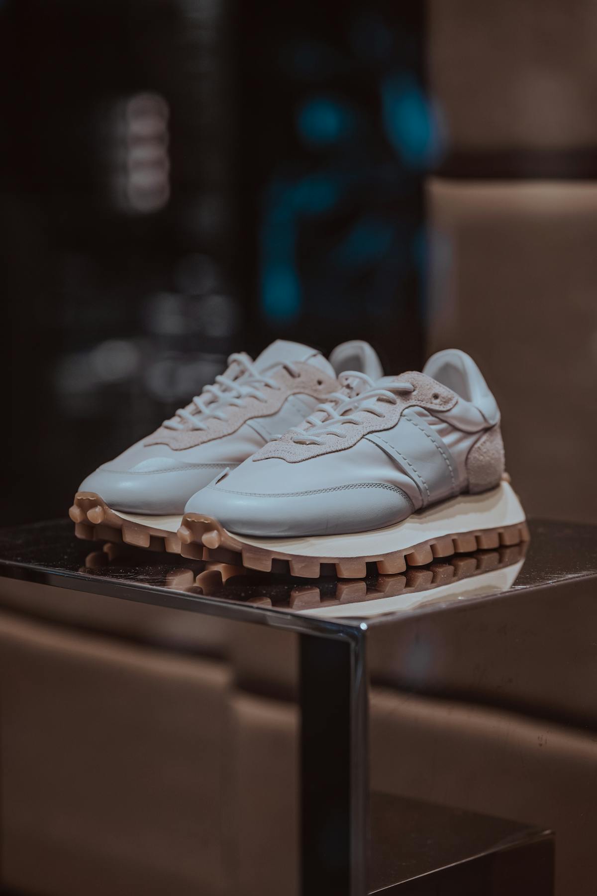 Suede court sneaker